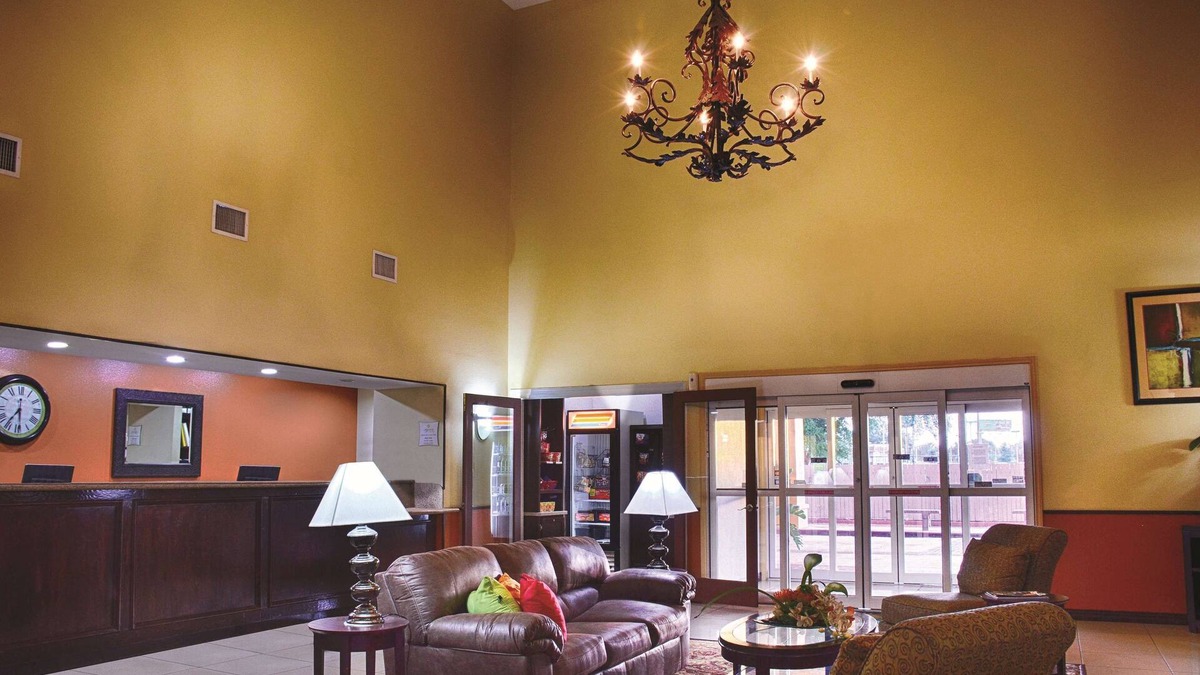 Alice Hotel | La Quinta Inn & Suites by Wyndham Alice