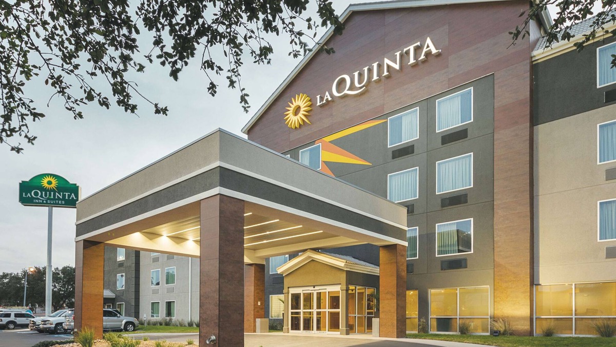 McNeil Hotel | La Quinta Inn & Suites by Wyndham Austin Round Rock