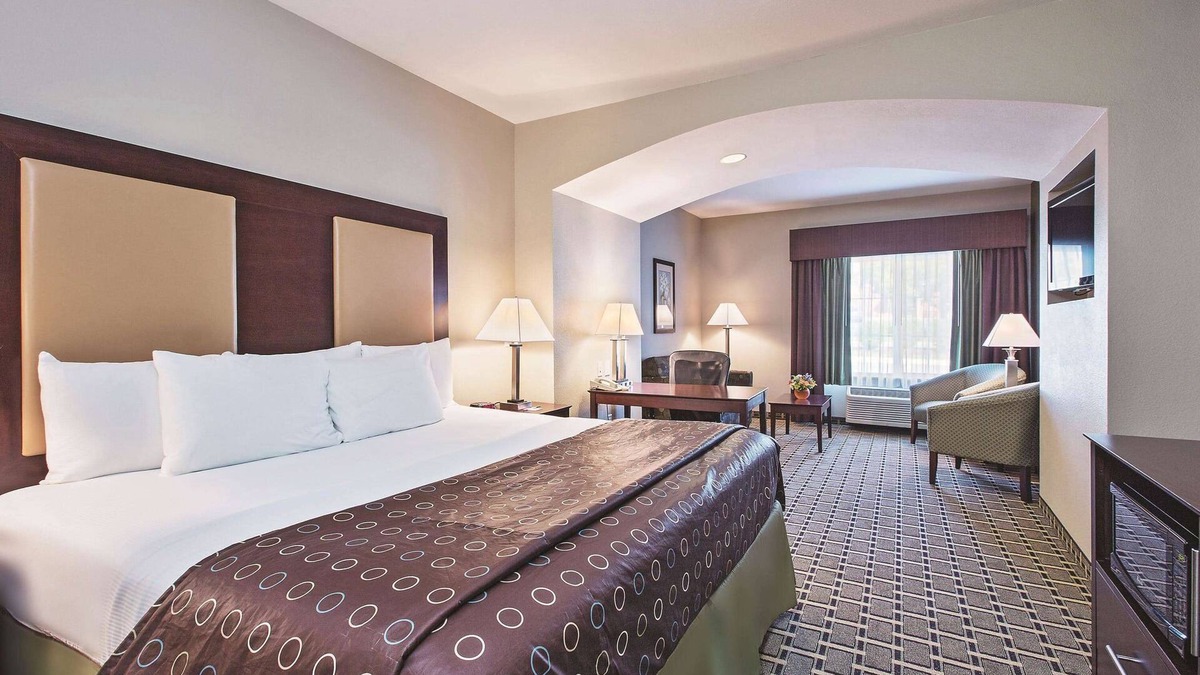 Witmer Hotel | La Quinta Inn & Suites by Wyndham Lancaster
