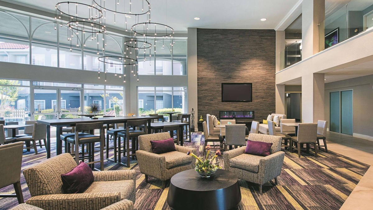 North Burnet Hotel | La Quinta Inn & Suites by Wyndham Austin Near The Domain
