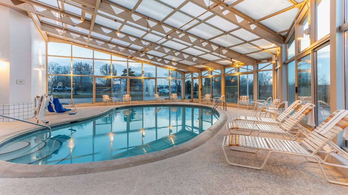 Gurnee Hotel | La Quinta Inn & Suites by Wyndham Chicago Gurnee