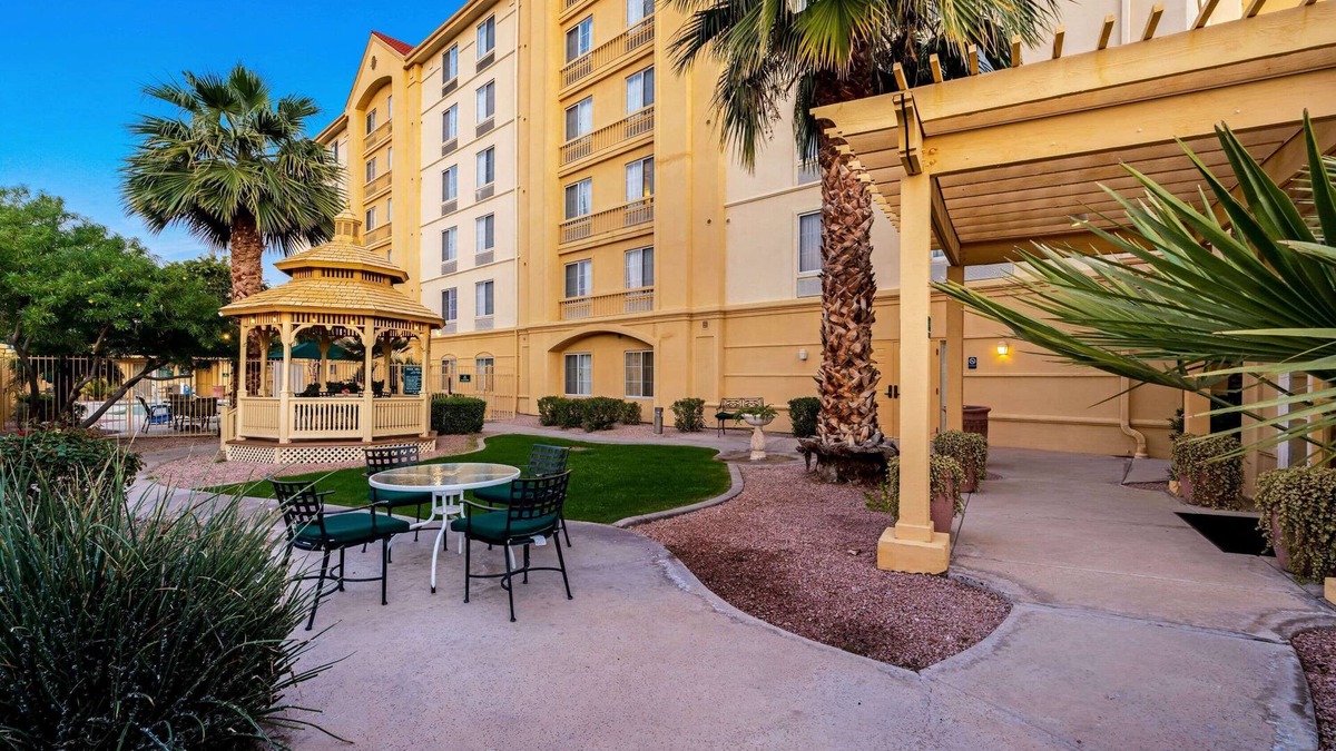 Superstition Springs Hotel | La Quinta Inn & Suites by Wyndham Mesa Superstition Springs
