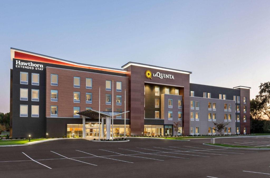 Mount Laurel Hotel | La Quinta Inn & Suites by Wyndham Mount Laurel Moorestown