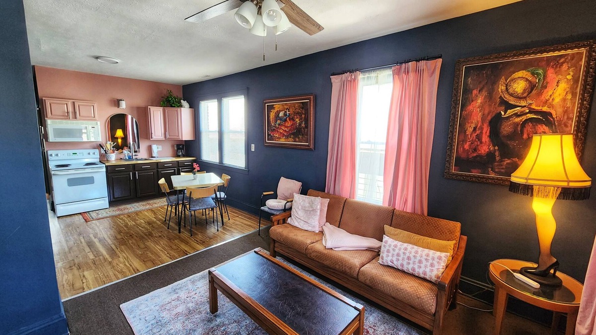 University Circle Apartment | La rapsodia in blu della Little Italy *family run*