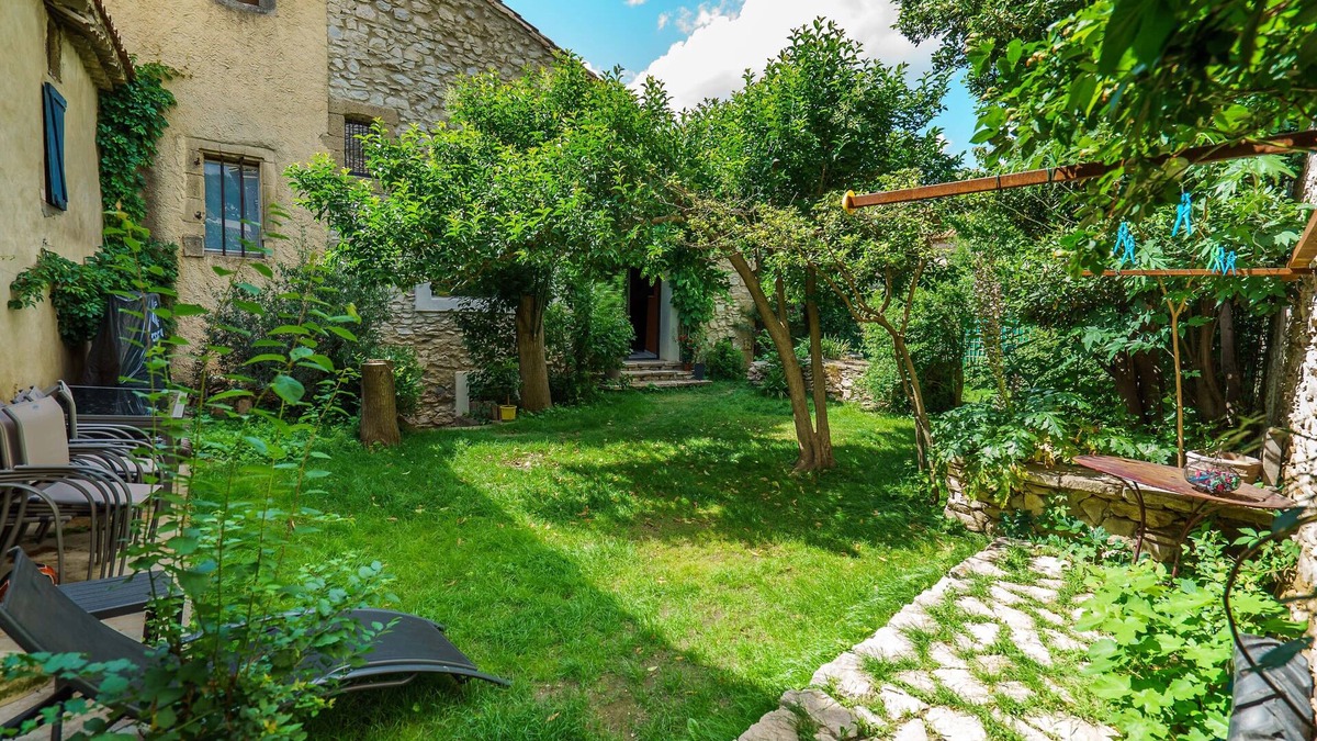 Saint-Bonnet-du-Gard Cottage | La Remise + The Loft = 18 beds in a cozy & warm setting