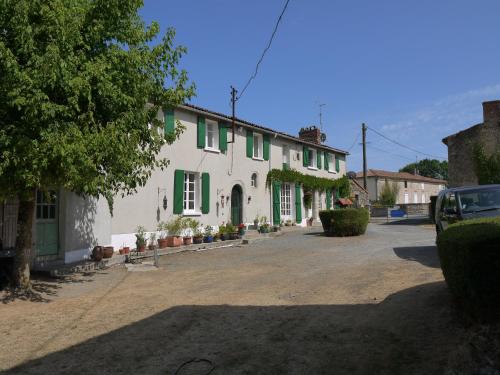 Bressuire Bed & Breakfast | La Revaudiere