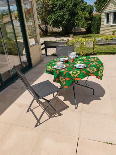 Saint-Pierre-d'Amilly Bed & Breakfast | La revetizon