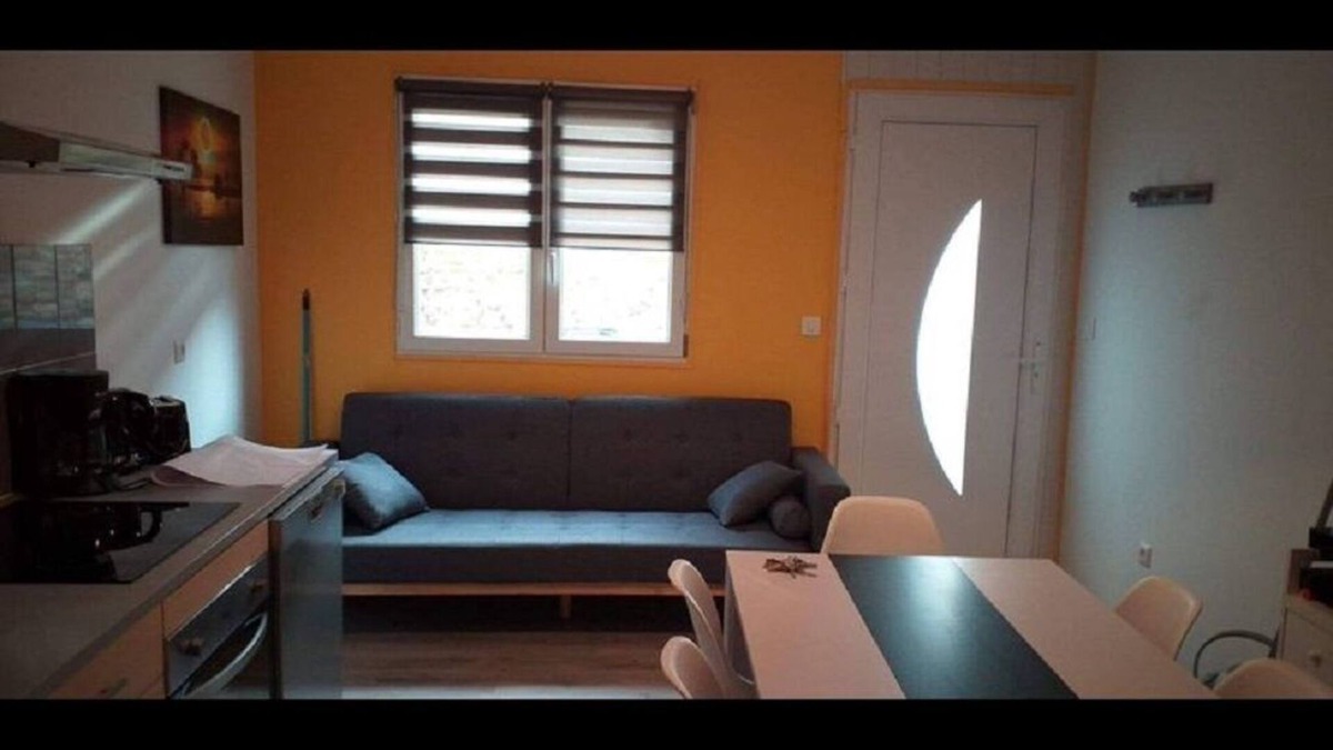 La Fere Apartment | La Riviera - Lovely and spacious studio apartment