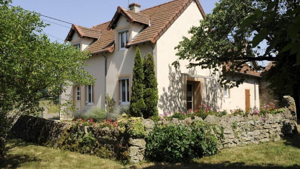Saint-Julien-de-Civry House | La Roche - Saint-julien-de-civry