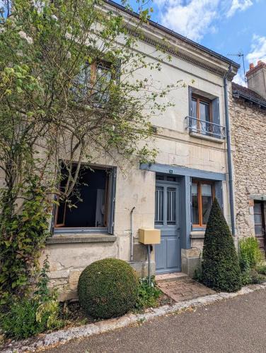 Chedigny House | La rose d'Alfred