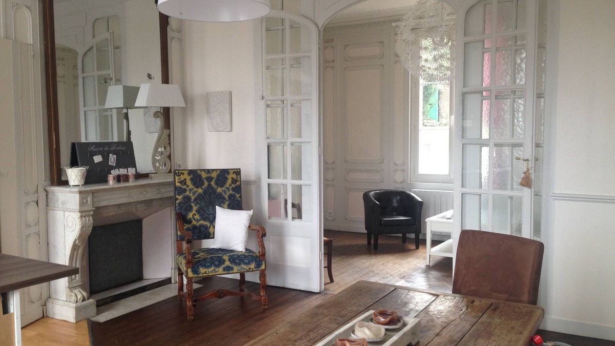 Honfleur Apartment | La Roseraie: large 2-room apartment with 200 sq.m garden in the heart of Honfleur