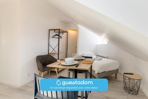 Saint-Serge Apartment | La scène - Wifi - Université