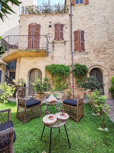 Offida Apartment | La Scarpetta Magica un soggiorno a 5 stelle spiaggia inclusa