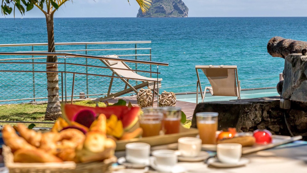 Le Diamant Villa | La Sirène du Diamant ,18 guestsnSpacious beachfront rental in Martinique :