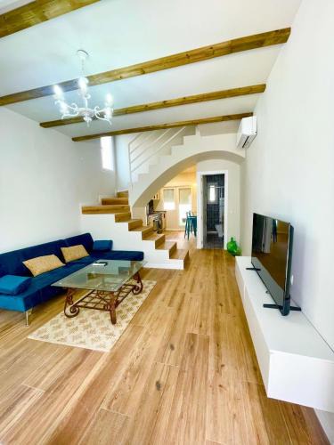 Torrejon de Velasco House | La Sonrisa de Niki