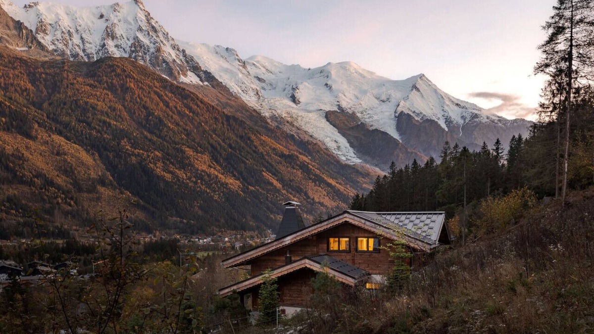 Chamonix-Mont-Blanc Ski Chalet | La Source - Chalet 300m2 | Sauna | Jacuzzi | 180° views | Peace and quiet
