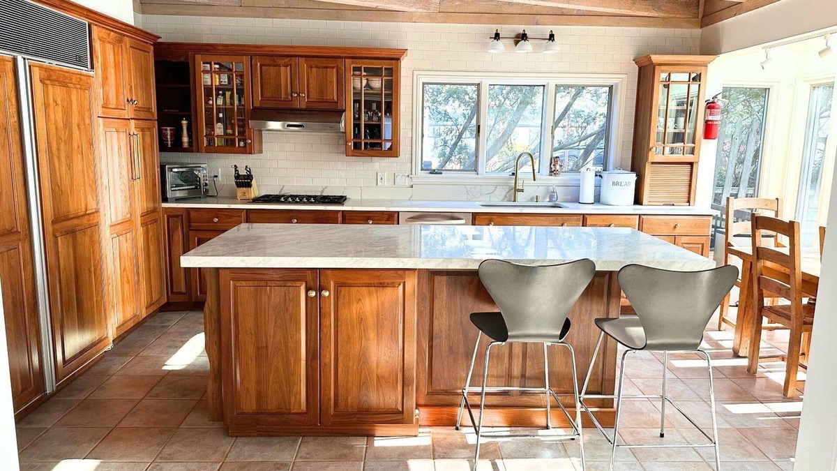 Michiana House | La Spiaggia - beach front getaway at Stop 38 in Michiana/New Buffalo
