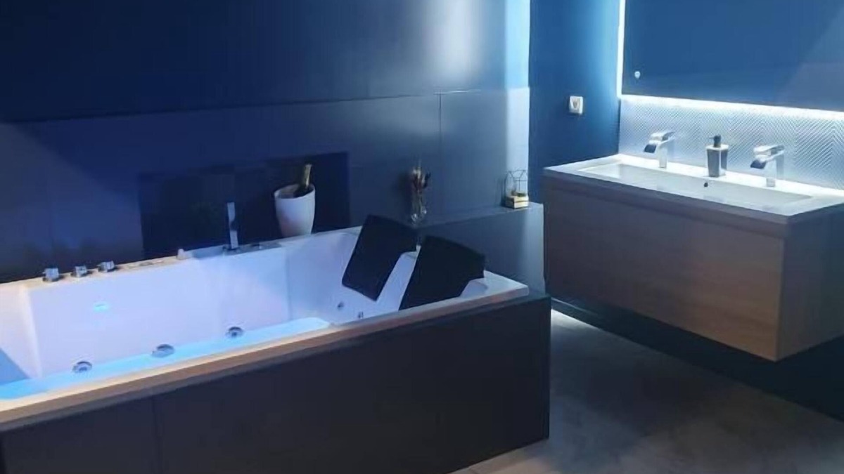 Tavernes Apartment | La Suite - Loft Spa - Love room in green Provence