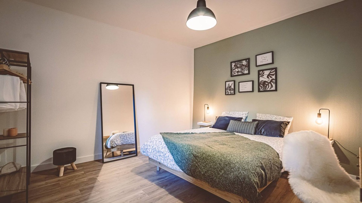 Centre Erlon Apartment | La Suite - Peaceful and close to the station