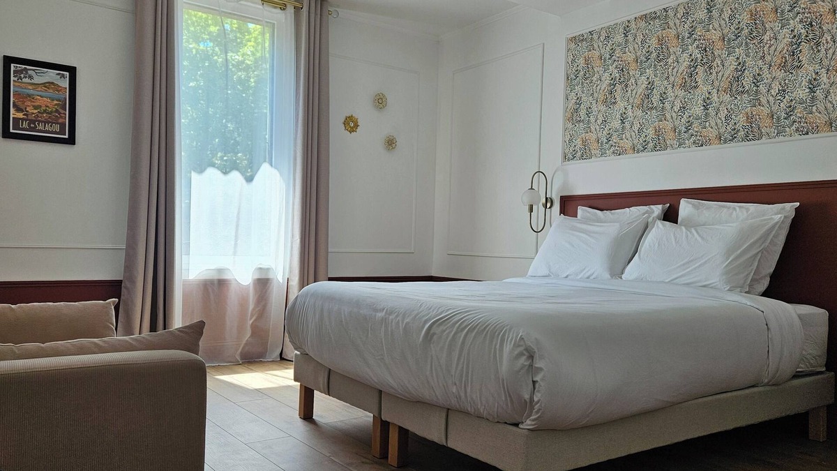 Gignac Bed & Breakfast | La Suite Salagou, charming accommodation 15 minutes from St Guilhem Le Désert.