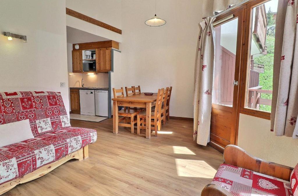 La Perriere Apartment | La Tania : 2 Pièces Cabine, 6 Pers, Balcon, TV, Non-Fumeur - FR-1-182A-35