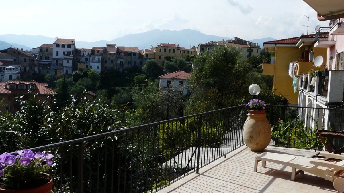 Civezza Apartment | La Tavernetta is a 2 bedrooms apartment for 4/6 persons