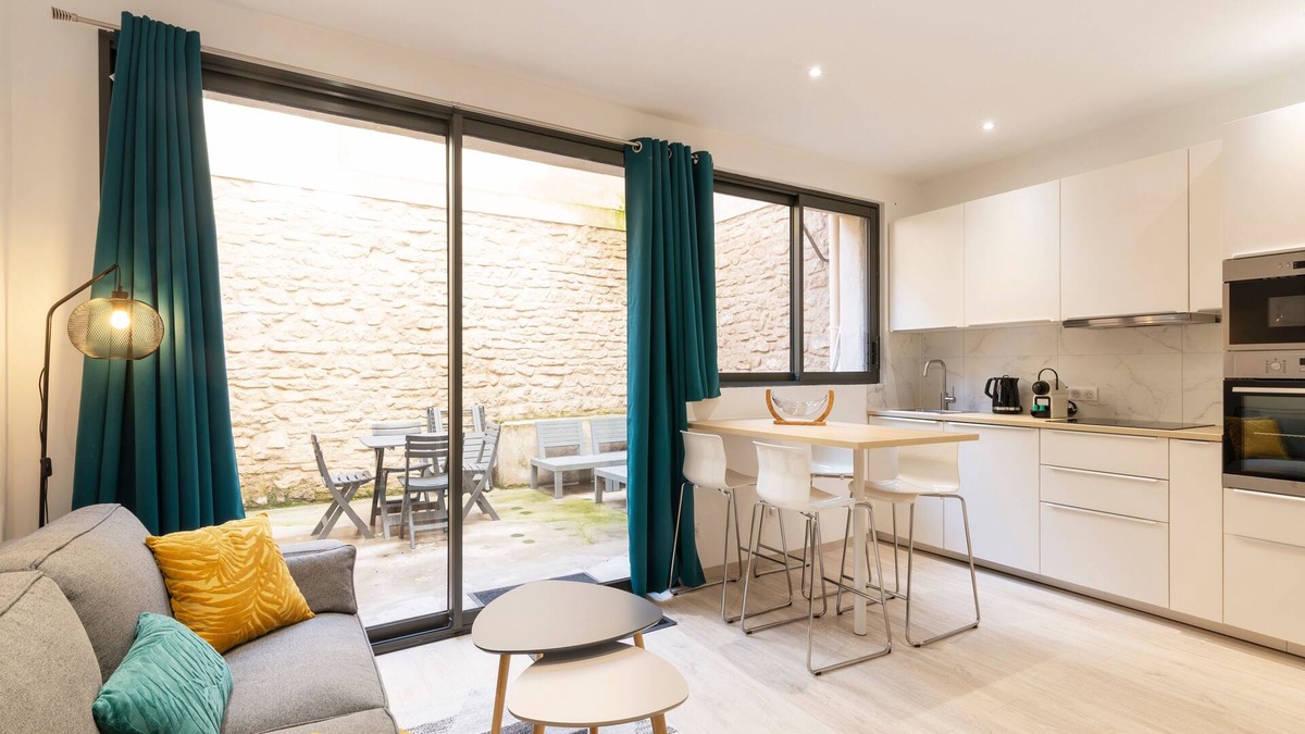 Nancy City Centre Apartment | La Terrasse de Charles - Appt au calme avec terrasse