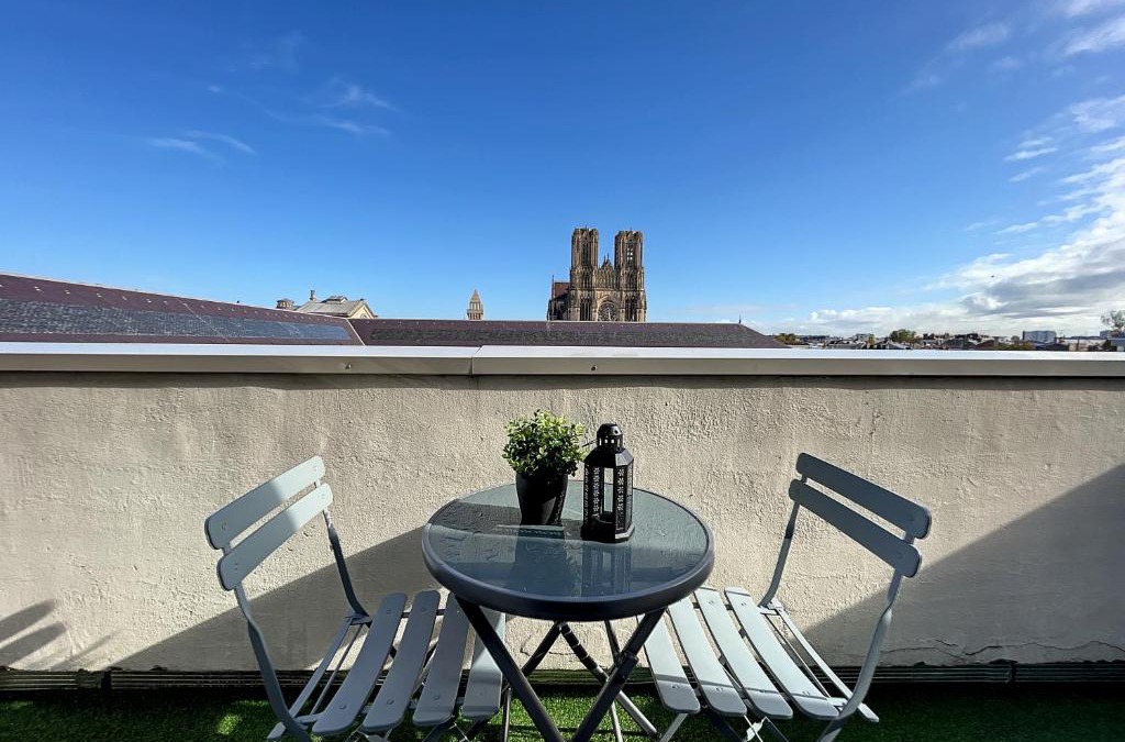 Hincmar Apartment | La Terrasse Jadart Vue Cathédrale Reims