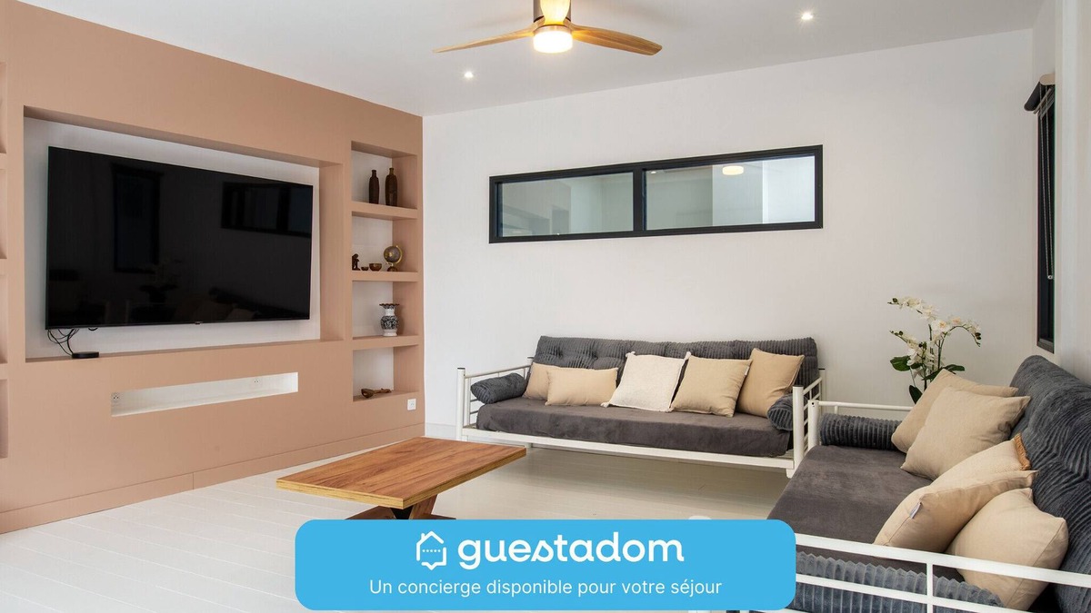 Laval House | La Terrasse - Wifi - Parking - Clim