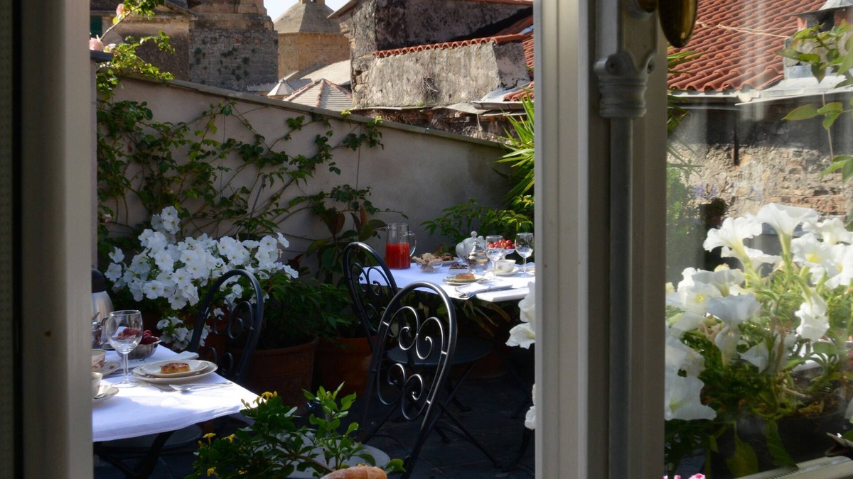Old Town Bed & Breakfast | La Terrazza di Vico Olivi B&B