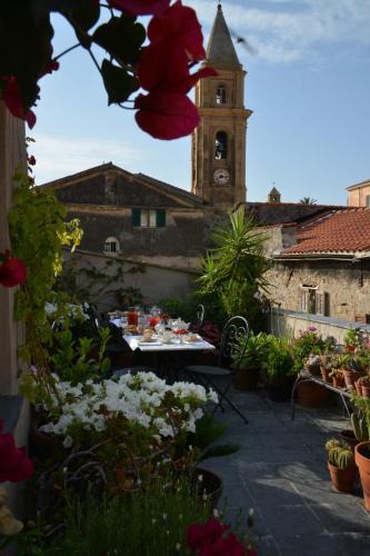 Old Town Bed & Breakfast | La Terrazza di Vico Olivi B&B