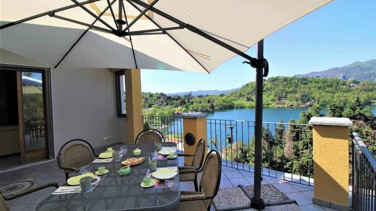 Carcegna Apartment | La Terrazza sul lago
