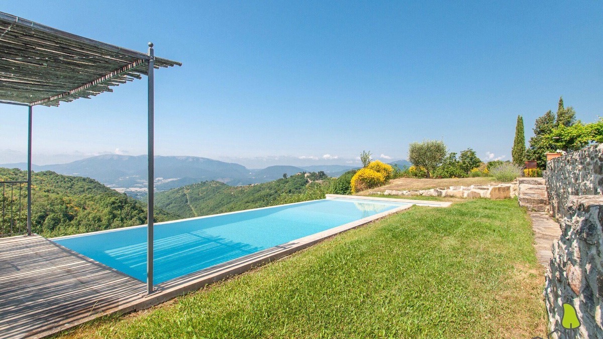 Montelovesco Villa | La Torre, private holiday home in a watchtower with pool