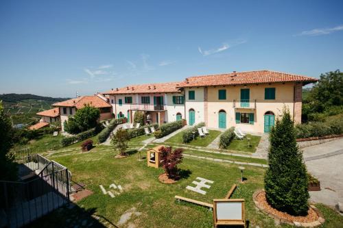 Monforte d'Alba House | La Torricella Case Vacanze Appartamenti con Piscina