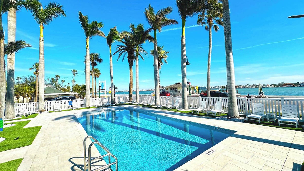 Pass-a-Grille Historic District Apartment | La Tortuga Historic Pass A Grille St Pete Beach 6-9