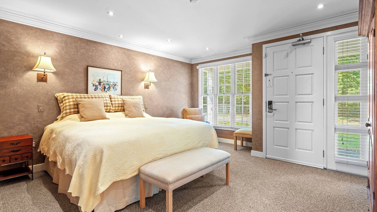 Brightwood Apartment | La Tour Eiffel- Prince Michel Vineyard & Winery n