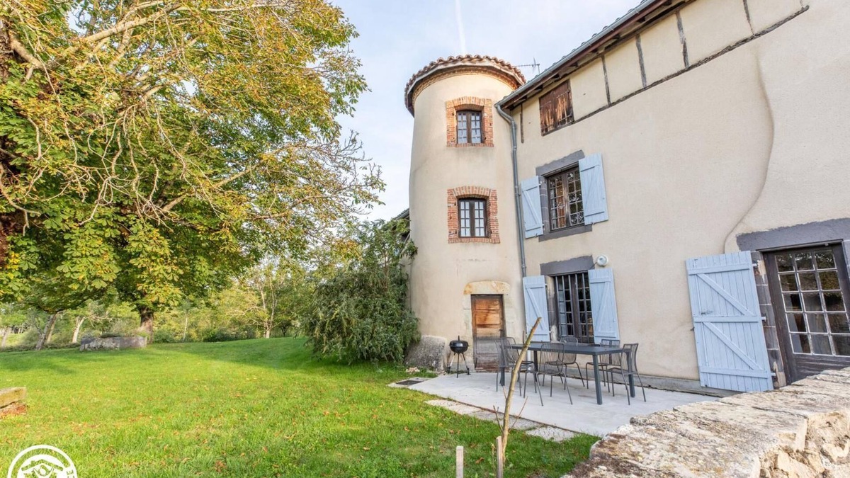 Thiers House | La Tour - THIERS - Gîte