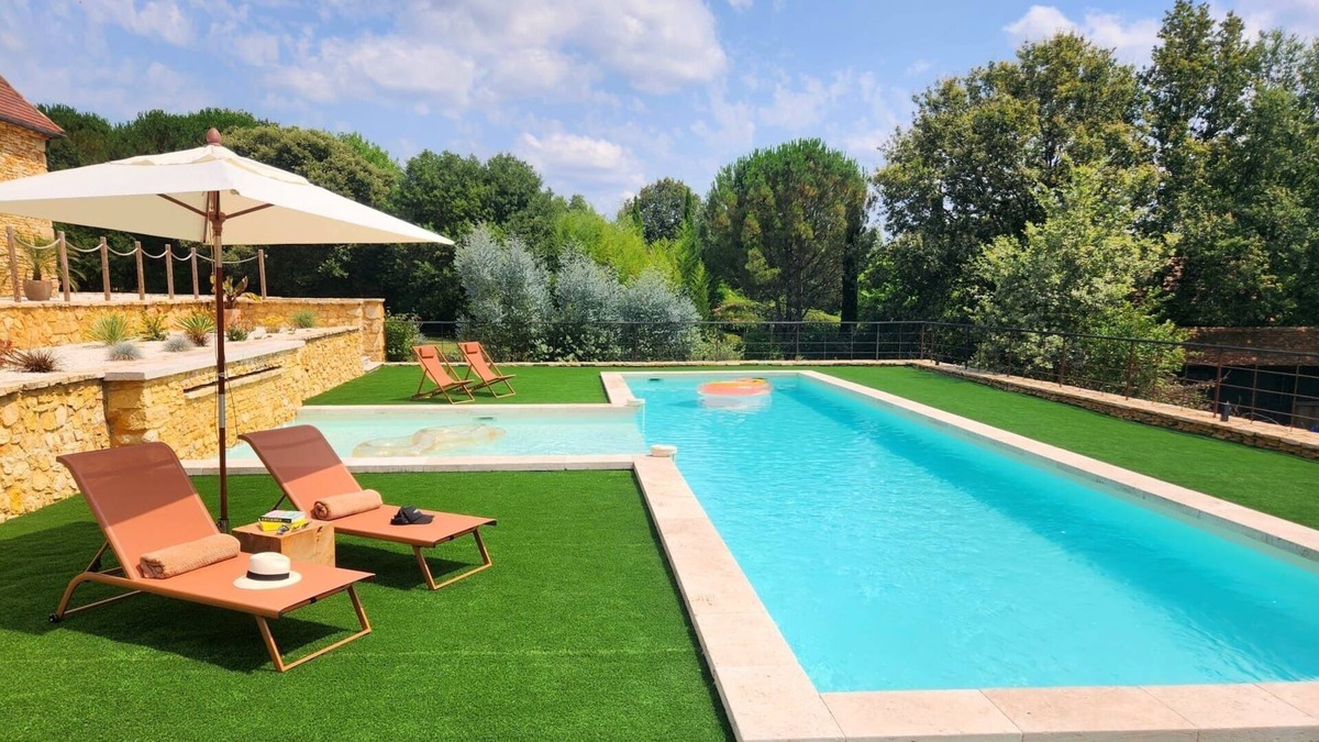 Castelnaud-la-Chapelle House | La Trilogie D'or - 5 BD retreat in Dordogne's Golden Triangle with heated pool