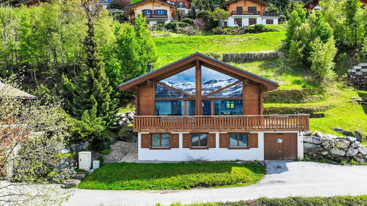 Saint-Pierre-de-Clages House | La Truffe 8 by Interhome
