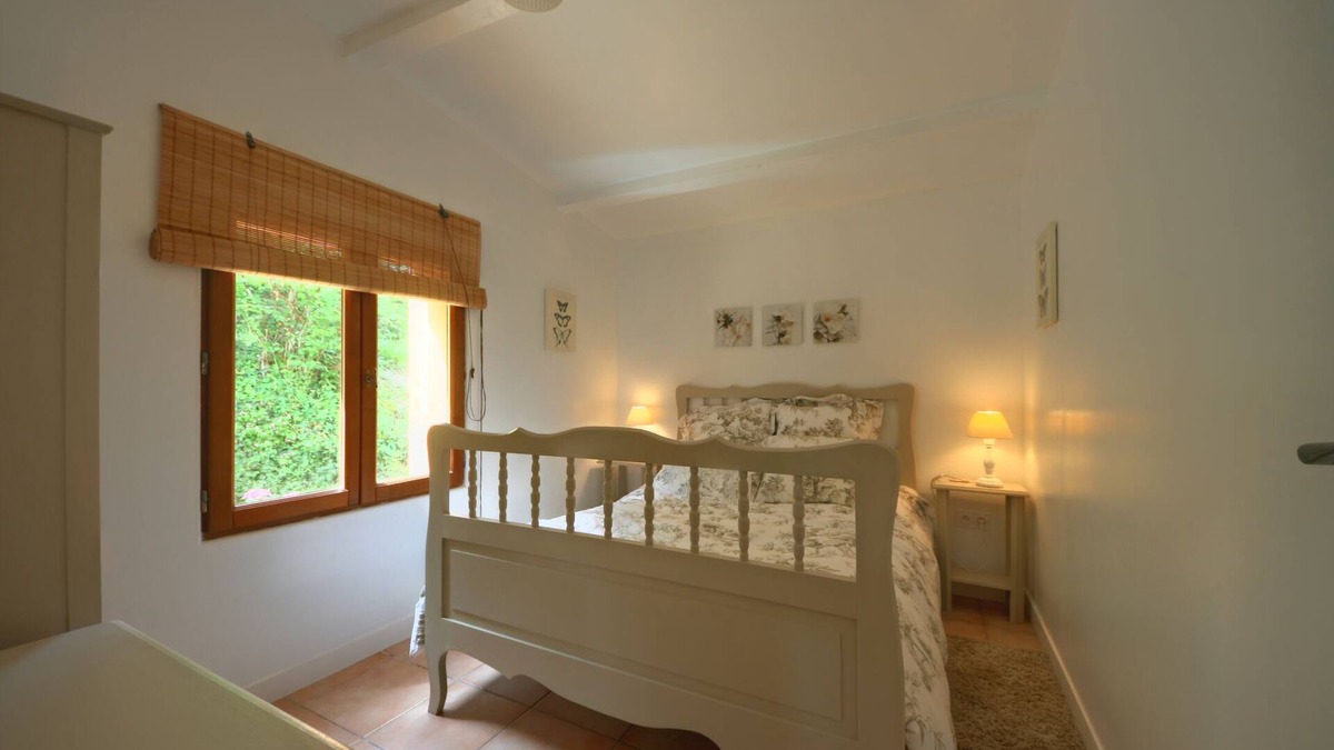 La Chapelle-Aubareil Ski Chalet | La Truite, 2 Bedroomed Chalet with exclusive use of swimming pool, Dordogne