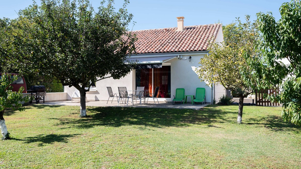 Port-des-Barques Cabin | ⭐ La Tulipe: Under the sun, a stone's throw from the sea