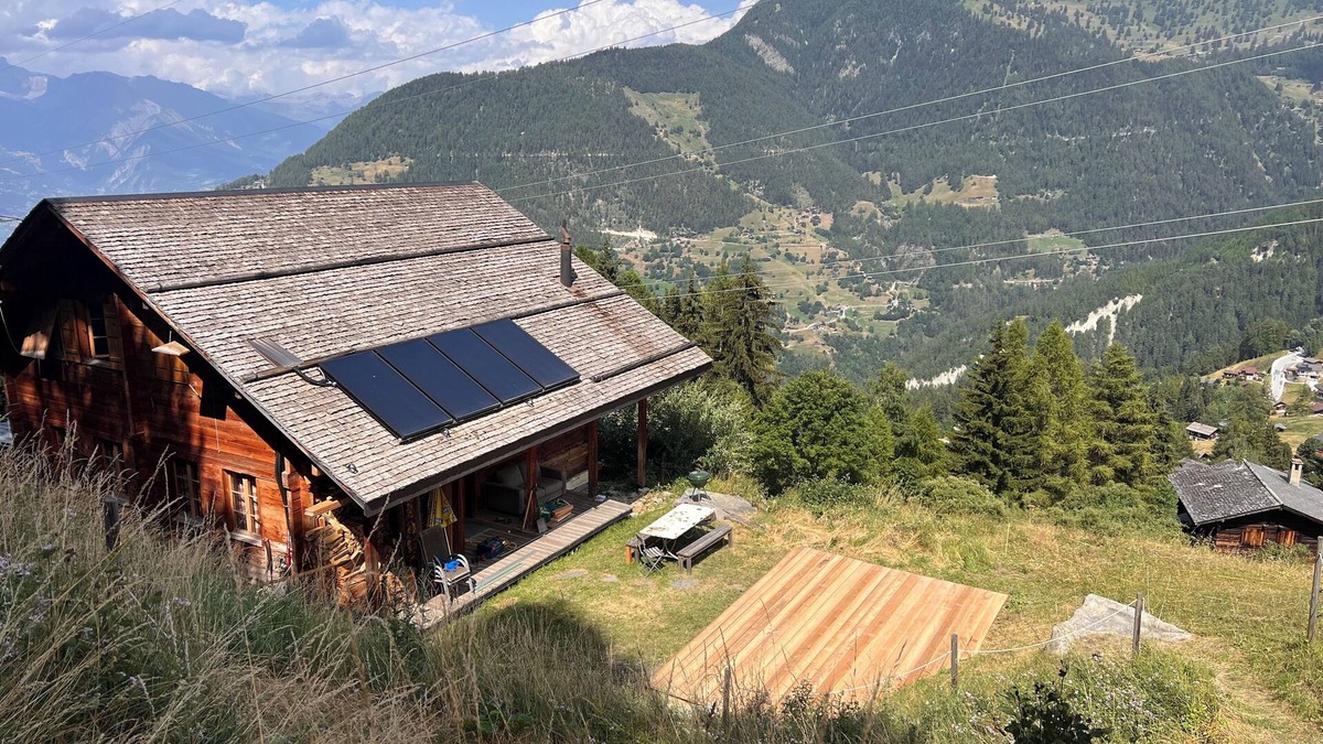 La Tzoumaz Ski Chalet | La Tzoumaz, 'BeauChalet'. Large 8-person chalet, Ski In, ski out