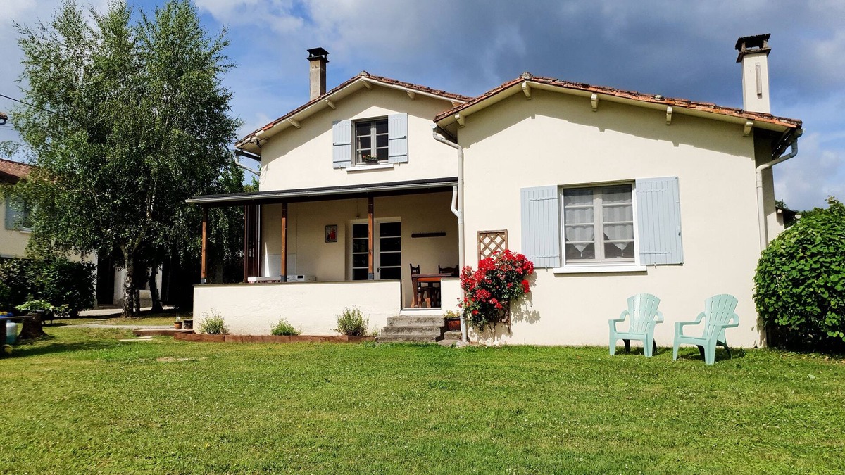 Yviers House | La Veranda - A lovely 2 bedroom property with private garden.