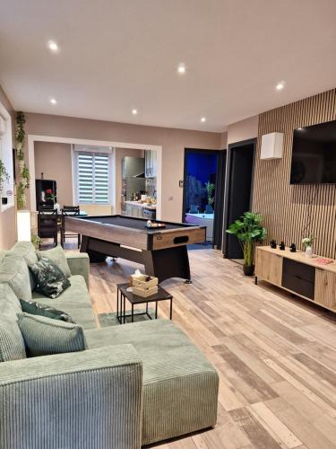 Conde-sur-Noireau Apartment | La VIDA