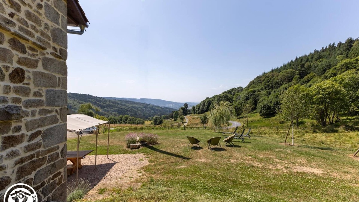 Saint-Antheme House | La Vie D'ance - Saint Antheme