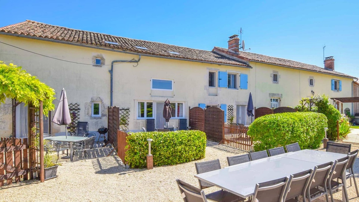 Brux House | La Vieillle Fromagerie - Charming gites in rural France