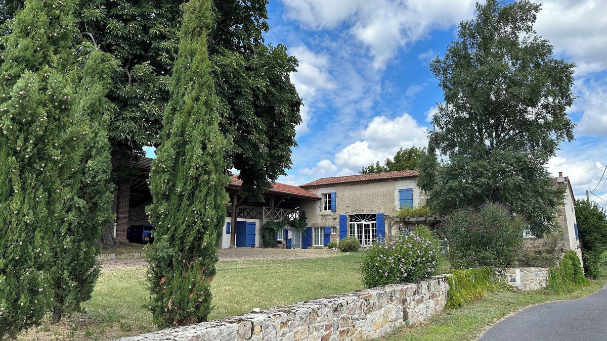 Saint-Flour Other | La Vigne: modernized farmhouse from 1882, incl. swimming pool (from August 2025)