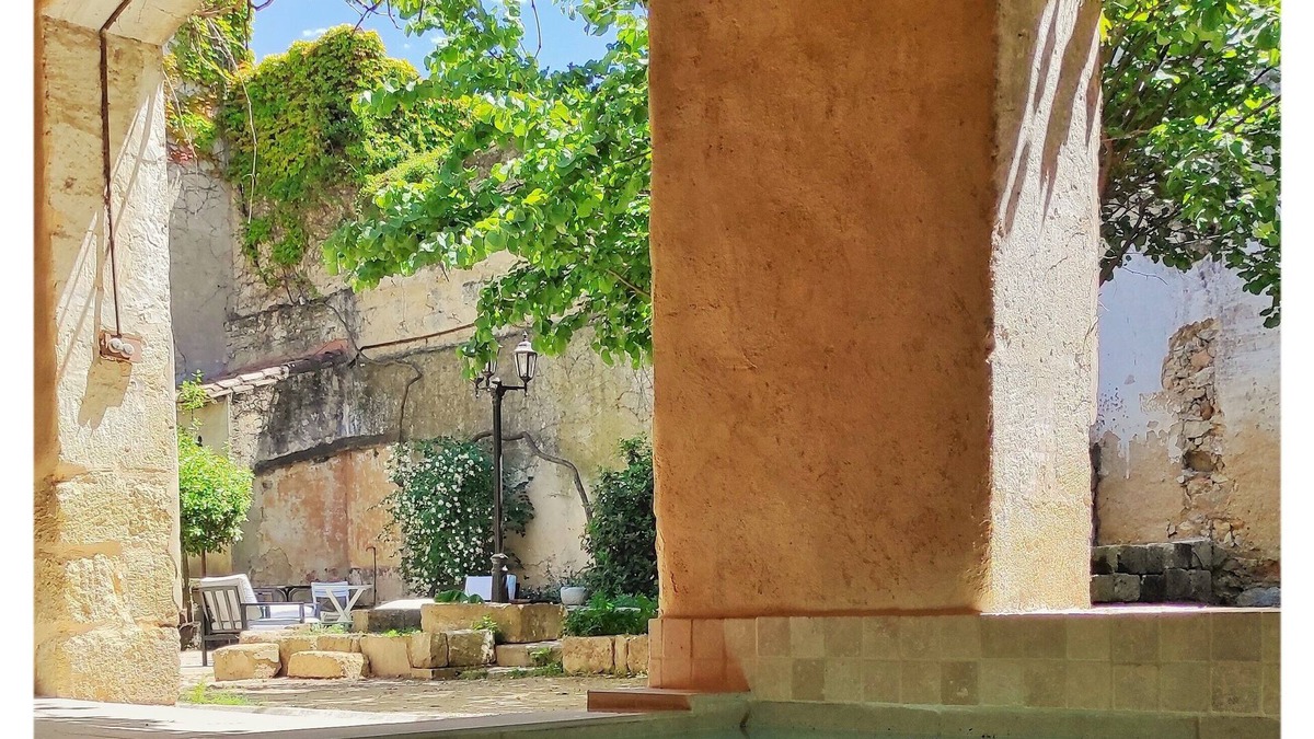 Vauvert House | La Vigneronne des Costières