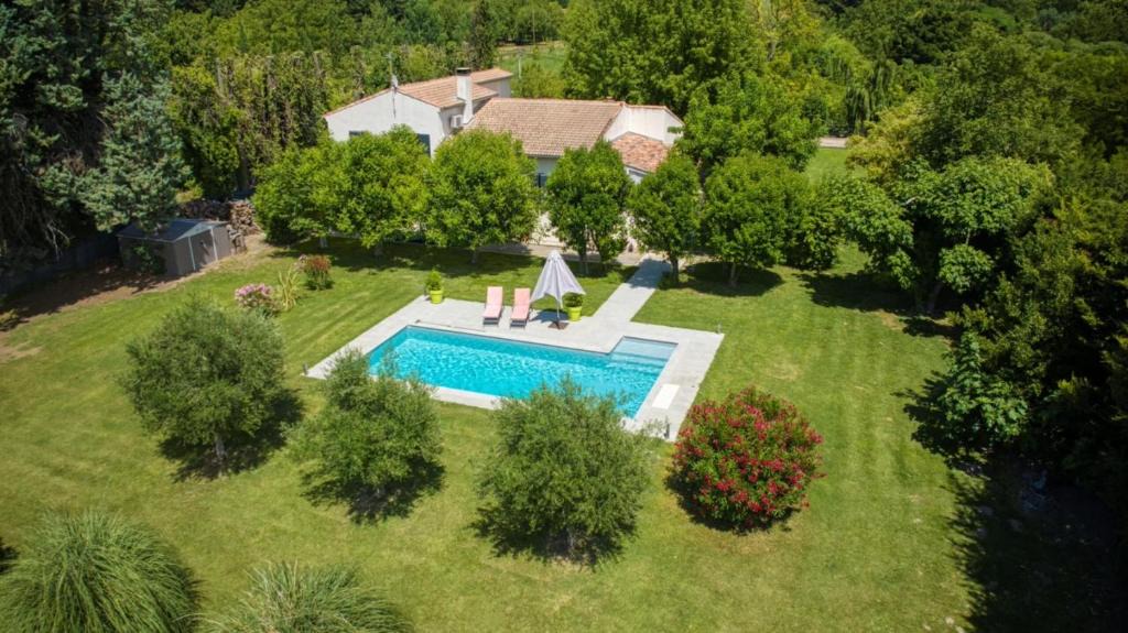 Le Thor Villa | La Villa aux Cyprès bleu
