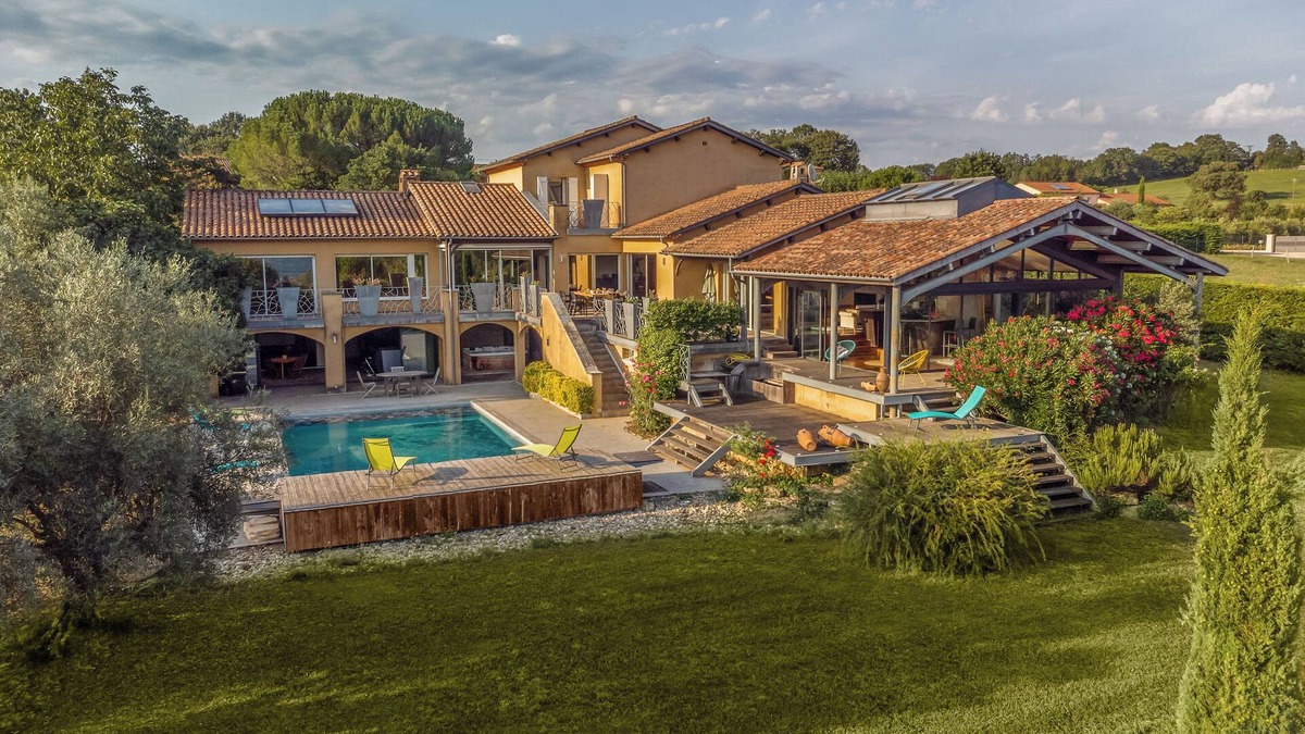 Capdenac-Le-Haut Villa | ✨La Villa Bleue, Luxury, Pool and Spa